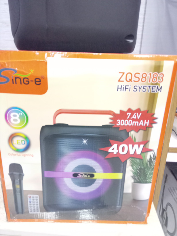 اسپیکر شارژی مدل zQs8183 SinG_e