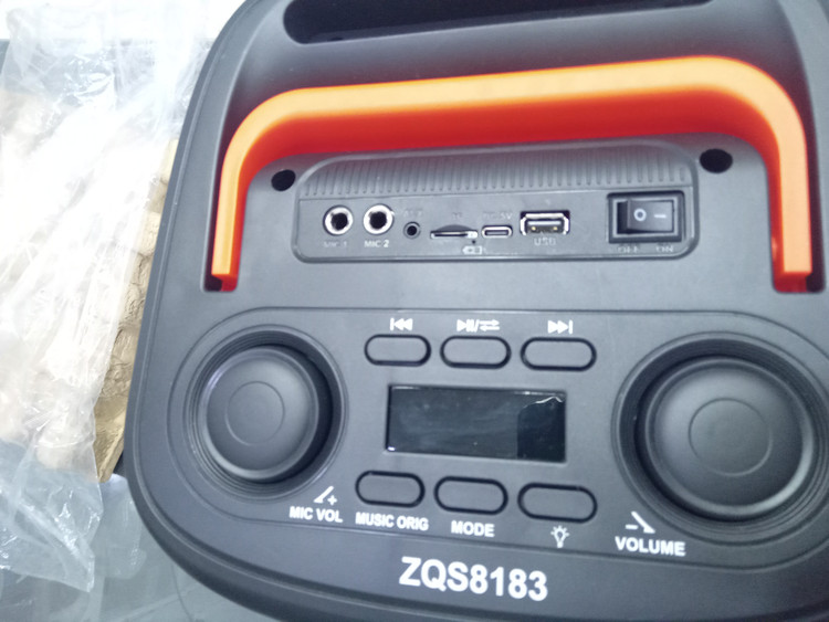 اسپیکر شارژی مدل zQs8183 SinG_e